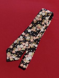 手作りネクタイ　金襴　桜